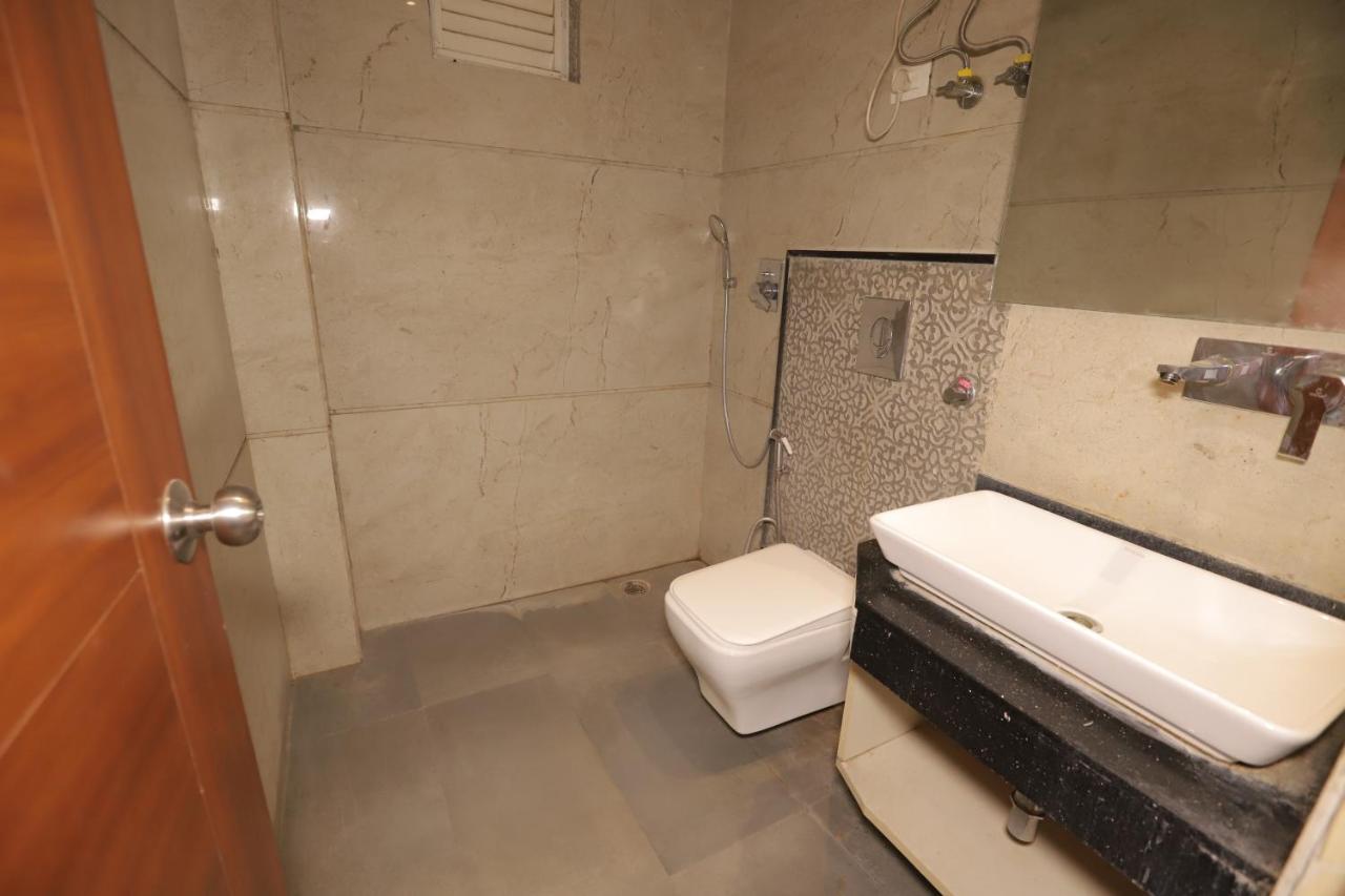 Nh Skye Suites Neu-Delhi Exterior foto