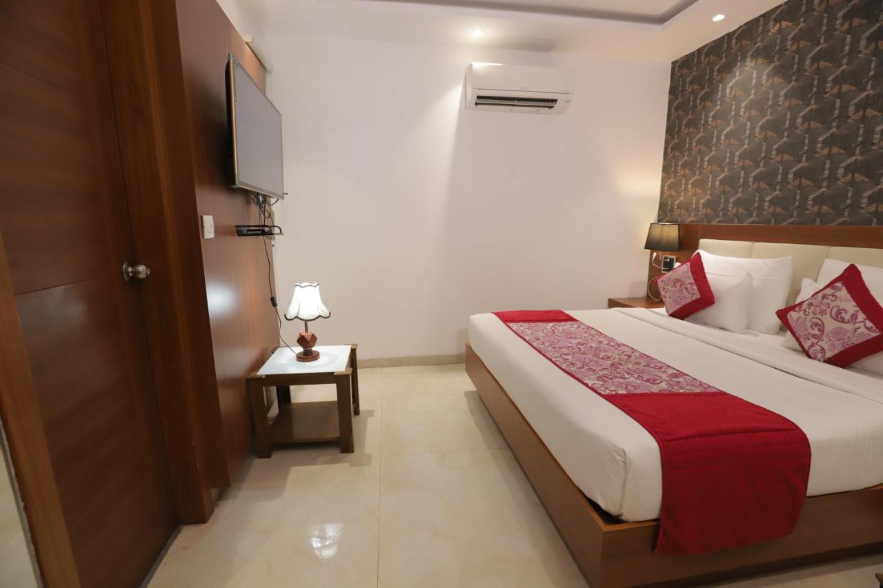 Nh Skye Suites Neu-Delhi Exterior foto