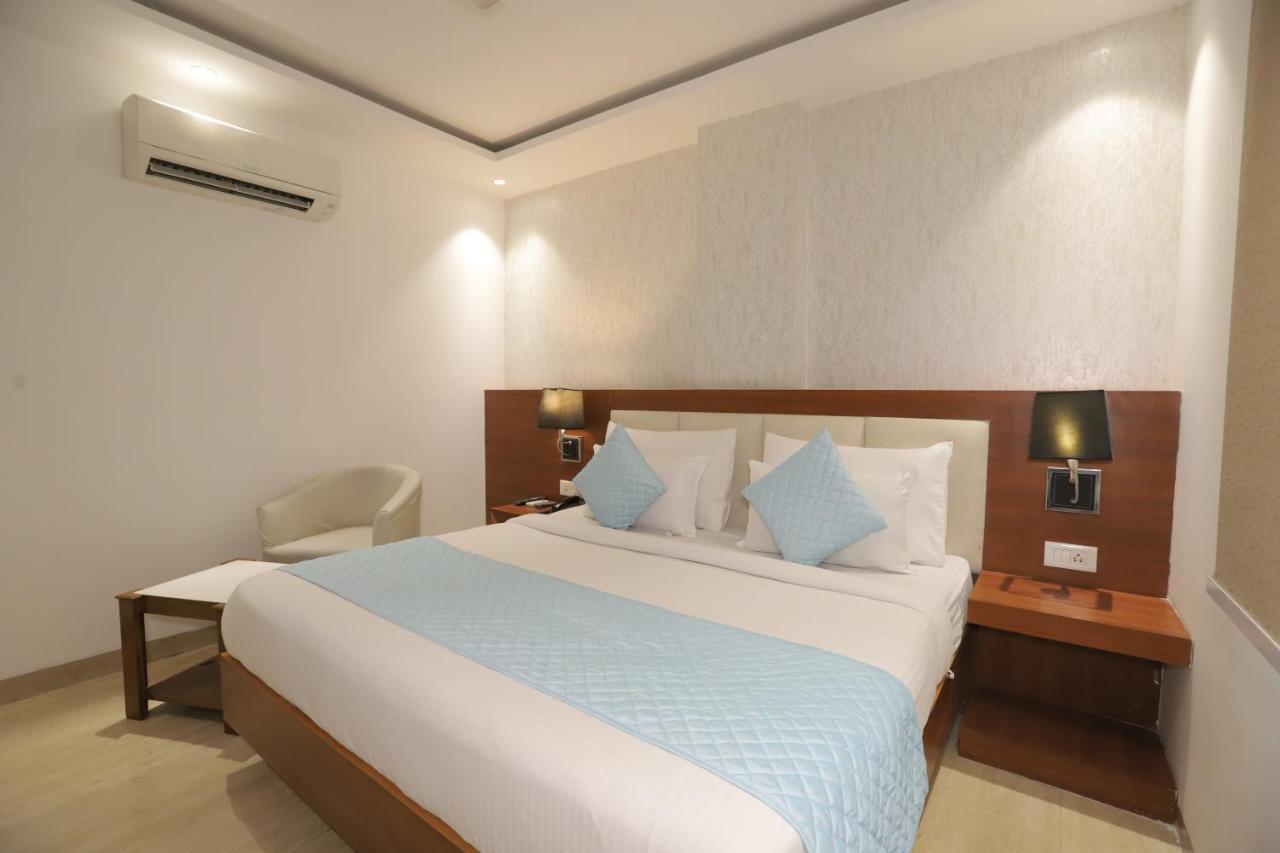 Nh Skye Suites Neu-Delhi Exterior foto