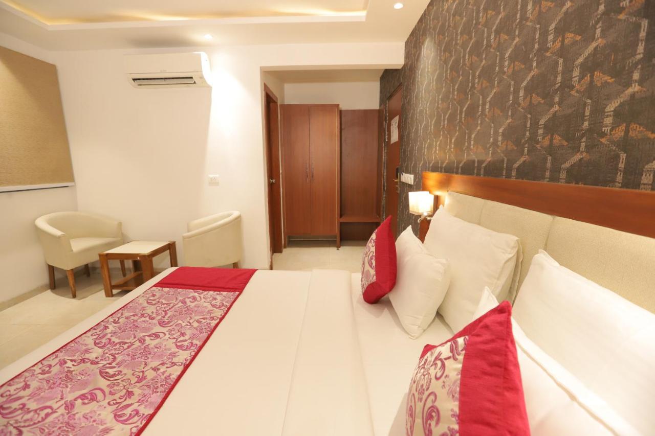 Nh Skye Suites Neu-Delhi Exterior foto