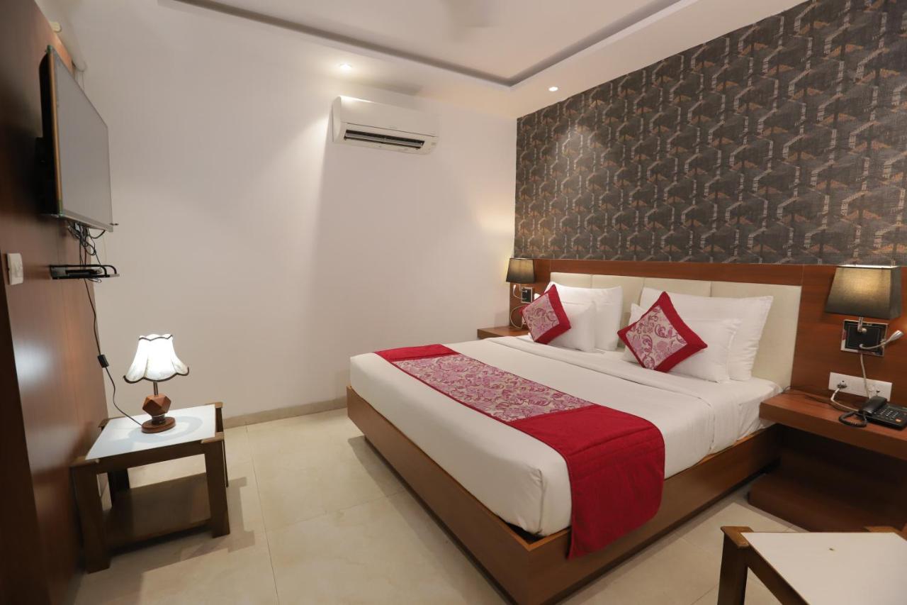Nh Skye Suites Neu-Delhi Exterior foto