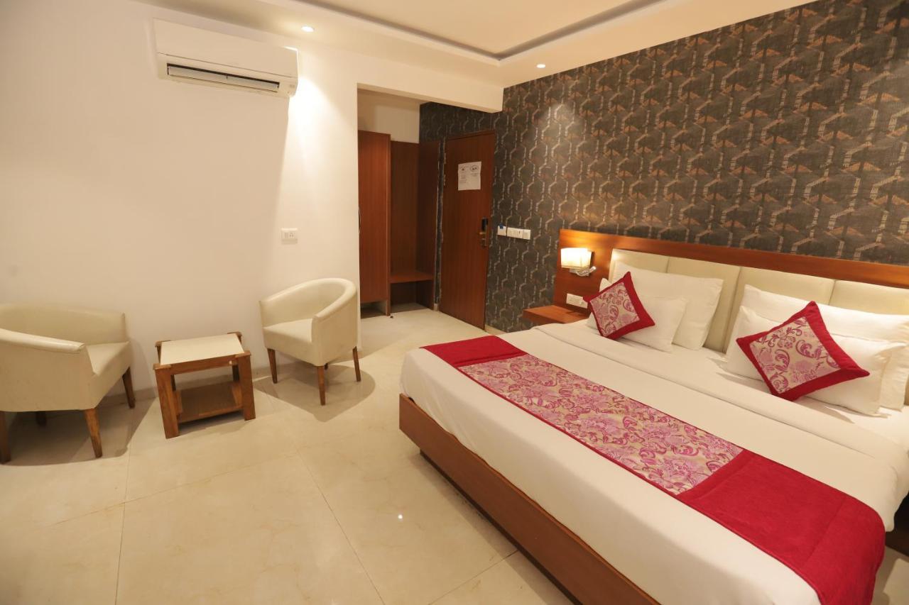 Nh Skye Suites Neu-Delhi Exterior foto